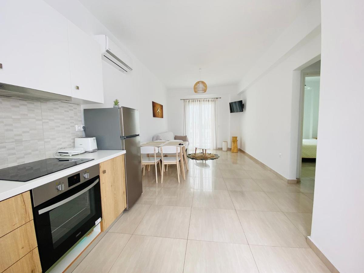 אורנוס Eleftheria Hotel & Apartments מראה חיצוני תמונה