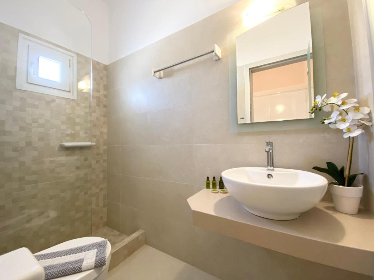 אורנוס Eleftheria Hotel & Apartments מראה חיצוני תמונה