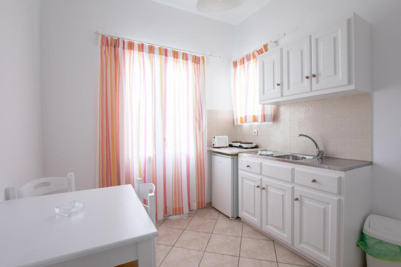 אורנוס Eleftheria Hotel & Apartments מראה חיצוני תמונה